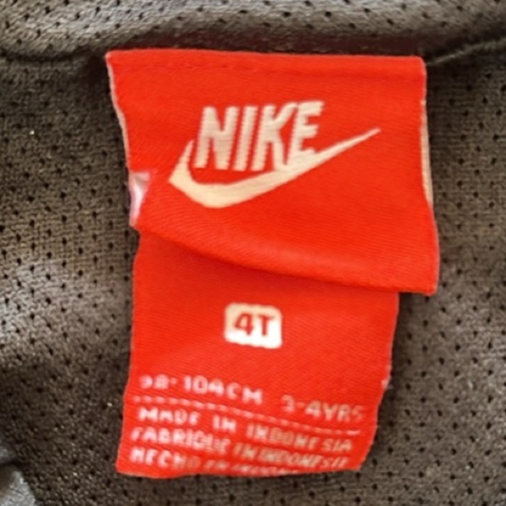 Nike Kids Black Hooded Jacket 4T zip up - Picture 3 of 7